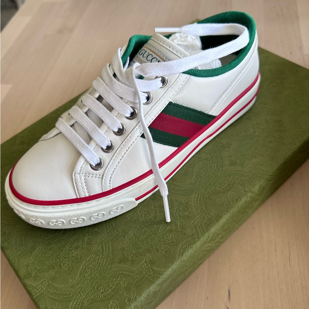 Gucci women’s tennis shoes 1977s